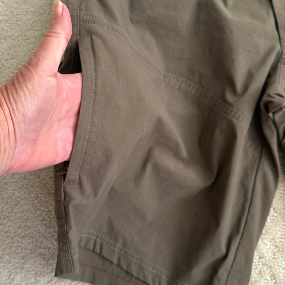 Kuhl Men's Renegade Hiking Shorts Olive 34 Climbing Outdoors Casual Lightweight - Picture 9 of 16